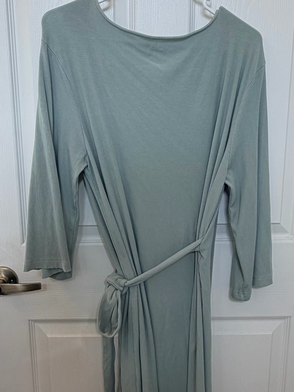 Caden Lane Bamboo Waffle Knit Wrap in Sage Green Pregnancy Postpartum Robe - Picture 2 of 4